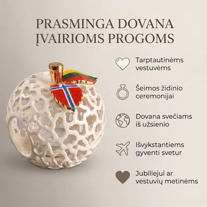 Keraminė žvakidė obuoliuko formos su norvegijos ir lietuvos vėliavomis, Dariaus keramika