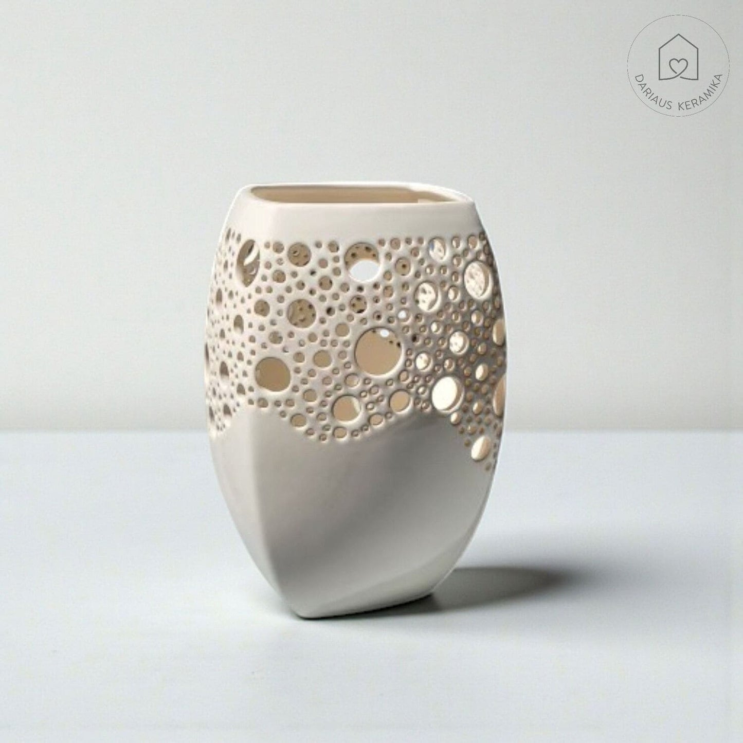 Keraminė vaza-žvakidė su ažūriniu raštu - rankų darbo keramika - Dariaus Keramika