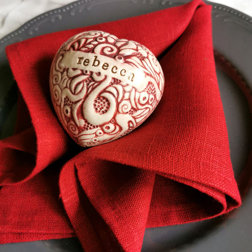 vintažinė širdelė dekoruota auksu vestuvių dekoras dovana jauniesiems valentino diena gimtadienis dariaus keramika