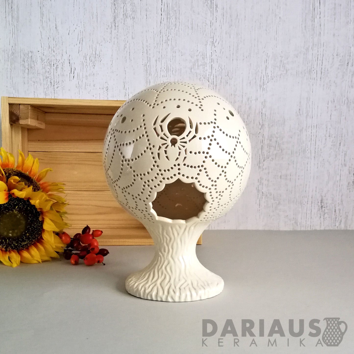 Ažūrinė keraminė žvakidė „Vorai“ - Dariaus keramika