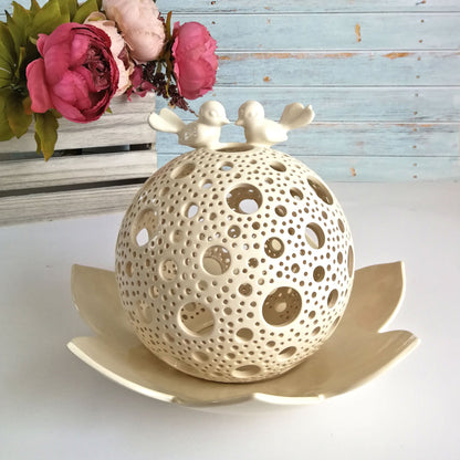Ažūrinis šeimos židinys–žvakidė „Lotosas su balandžiais“ - Dariaus keramika